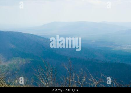 Le Ouachita Mountains in Oklahoma si vedono dalla Talimena Scenic Drive Foto Stock