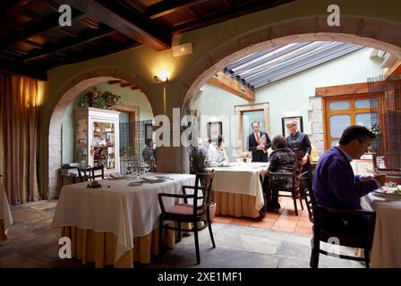 Cenador de Amos ristorante, Villaverde de Pontones, Cantabria, SPAGNA Foto Stock