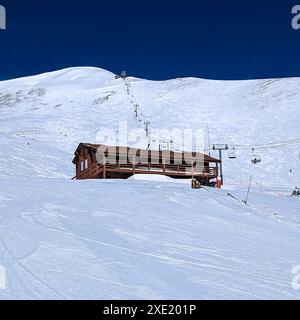 Giornata di sole sulle piste della stazione sciistica di breckenridge colorado Foto Stock