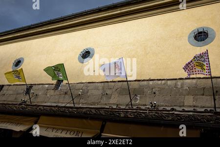 Firenze, Francia. 25 giugno 2024. Immagine scattata durante i preparativi in vista della gara ciclistica Tour de France 2024, martedì 25 giugno 2024, a Firenze, Italia. La 111a edizione del Tour de France inizia sabato 29 giugno a Firenze, Italia, e si conclude a Nizza, Francia, il 21 luglio. BELGA FOTO DAVID PINTENS credito: Belga News Agency/Alamy Live News Foto Stock