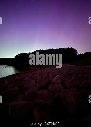 Aurora Borealis Northern Lights presso il lago Hillsdale a Paola, Kansas, negli Stati Uniti Midwest Foto Stock