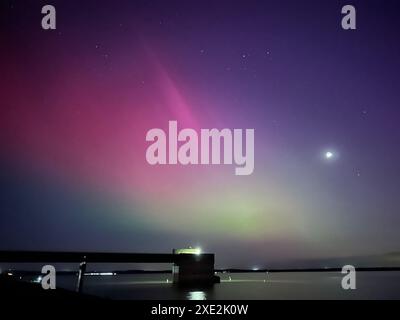 Aurora Borealis Northern Lights presso il lago Hillsdale a Paola, Kansas, negli Stati Uniti Midwest Foto Stock