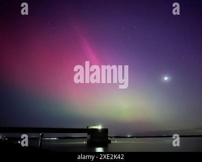 Aurora Borealis Northern Lights presso il lago Hillsdale a Paola, Kansas, negli Stati Uniti Midwest Foto Stock