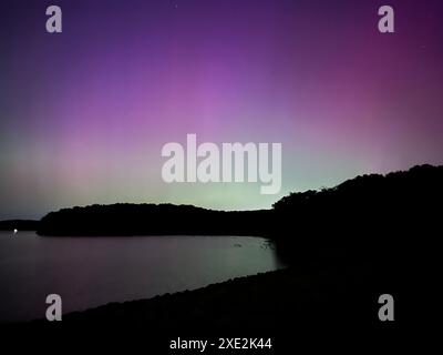 Aurora Borealis Northern Lights presso il lago Hillsdale a Paola, Kansas, negli Stati Uniti Midwest Foto Stock