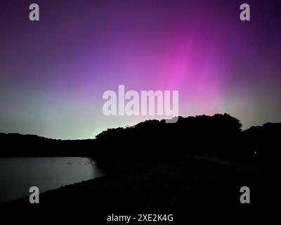 Aurora Borealis Northern Lights presso il lago Hillsdale a Paola, Kansas, negli Stati Uniti Midwest Foto Stock