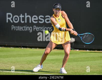 Eastbourne, Regno Unito, 25 giugno 2024. Daria KASATKINA ha battuto Xinyu WANG (PIC) durante il Rothesay International Tennis Tournament al Devonshire Park , Eastbourne, East Sussex, Regno Unito. Foto Stock