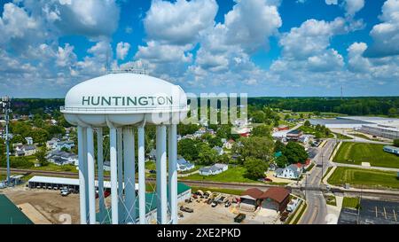 Veduta aerea della Torre dell'acqua di Huntington e della città Foto Stock