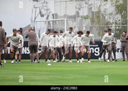 San Paolo, Brasile. 25 giugno 2024. SP - SAN PAOLO - 06/25/2024 - CORINTHIANS, FORMAZIONE - giocatori CORINTHIANS durante l'allenamento presso il CT Joaquim grava Training Center. Foto: Reinaldo Campos/AGIF (foto di Reinaldo Campos/AGIF/Sipa USA) credito: SIPA USA/Alamy Live News Foto Stock