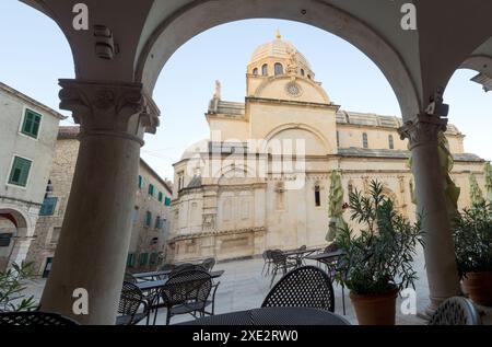 La città vecchia di Sibennik in Dalmazia, Croazia sulla costa adriatica. La cattedrale di St. James Foto Stock