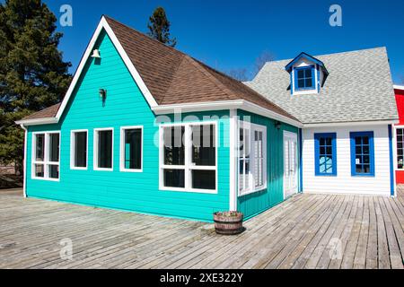 Edificio ecologico presso il villaggio portuale di Magnetic Hill a Moncton, New Brunswick, Canada Foto Stock