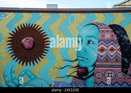 Murale Apple of My Eye in Westmorland Street nel centro di Moncton, New Brunswick, Canada Foto Stock