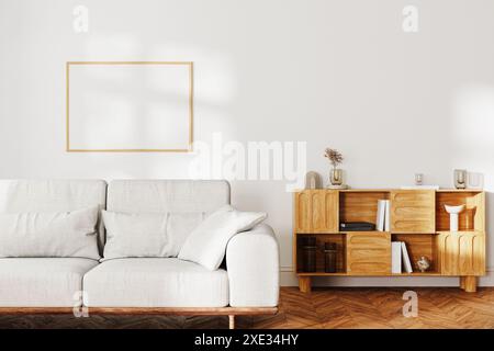 Mock-up con cornice orizzontale nell'interno del soggiorno, divano grigio e armadietto in legno con decorazioni, parete bianca con sole Foto Stock
