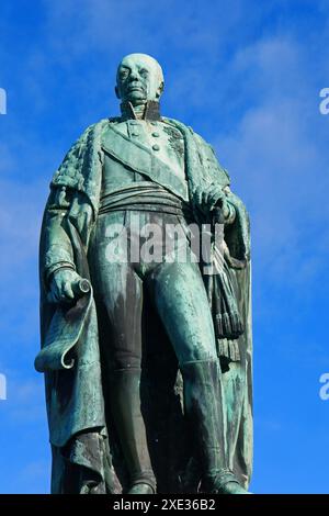 Monumento di Karl Friedrich sulla Schlossplatz a Karlsruhe, Germania Foto Stock