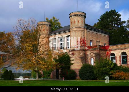 Portineria nel giardino del palazzo di Karlsruhe, Germania Foto Stock