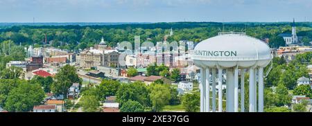 Veduta aerea della Huntington Water Tower e dello skyline del centro Foto Stock