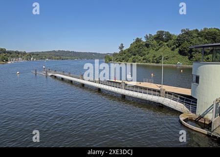 Touristenmagnet im Ruhrgebiet Das Essener Naherholungsgebiet und Touristen-Hotspot Baldeneysee aus dem Jahr 1933 an der Werdener Staumauer Essen Nordrhein-Westfalen Deutschland Werden *** magnete turistico nella regione della Ruhr 1933 Foto Stock