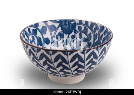 Vista ad angolo alto del recipiente in ceramica blu con bordo nero Foto Stock