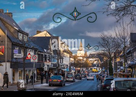 Area geografica / viaggi, Germania, Renania settentrionale-Vestfalia, Winterberg shopping Street, ULTERIORI DIRITTI-CLEARANCE-INFO-NON-DISPONIBILI Foto Stock