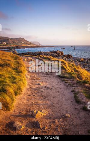 Geografia / viaggi, Francia, Normandia, sentiero costiero a Phare du Cap Lévi vicino a Fermanville, ULTERIORI DIRITTI-CLEARANCE-INFO-NON-DISPONIBILI Foto Stock