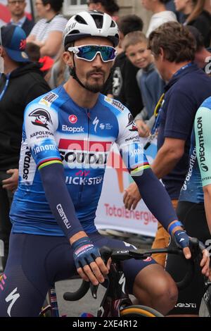 Saint Martin De Landelles, Francia. 23 giugno 2024. Julian Alaphilippe di Soudal Quick-Step durante i Campionati di ciclismo francese 2024, Avranches - Saint-Martin-de-Landelles (240, 6 km) il 23 giugno 2024 a Saint-Martin-de-Landelles, Francia - Photo Laurent Lairys/ABACAPRESS. COM credito: Abaca Press/Alamy Live News Foto Stock