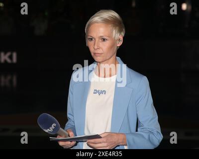 Anett Sattler, presentatore della DYN, il 12/16/2023, presso la Getec Arena di Magdeburgo Foto Stock