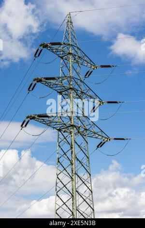 Trasmissione di potenza linea aerea ad alta tensione Foto Stock