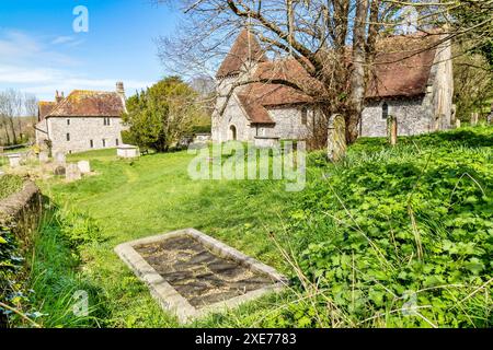 All Saints Church in West Dean, la guglia descritta da John Betjeman come unica nel Sussex, Westdean, East Sussex, Inghilterra, Regno Unito, Europa Foto Stock