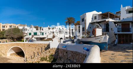 Vista dell'idilliaco villaggio di Binibeca Vell a Minorca Foto Stock