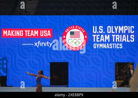 Minneapolis, Minnesota, Stati Uniti. 26 giugno 2024. ZOEY MOLOMO partecipa a una sessione di allenamento in vista delle prove di ginnastica olimpica degli Stati Uniti del 2024 al Target Center di Minneapolis. (Immagine di credito: © Steven Garcia/ZUMA Press Wire) SOLO PER USO EDITORIALE! Non per USO commerciale! Foto Stock