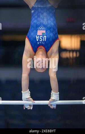 Minneapolis, Minnesota, Stati Uniti. 26 giugno 2024. DULCY CAYLOR partecipa a una sessione di allenamento in vista delle prove di ginnastica olimpica degli Stati Uniti del 2024 al Target Center di Minneapolis. (Immagine di credito: © Steven Garcia/ZUMA Press Wire) SOLO PER USO EDITORIALE! Non per USO commerciale! Foto Stock