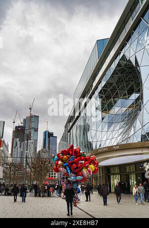 Zeil, via dello shopping a Francoforte sul meno Foto Stock