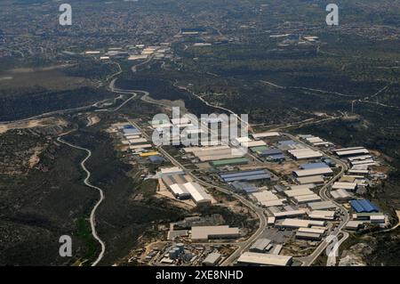 Vista aerea della zona industriale con fabbriche e magazzini a Limassol a Cipro Foto Stock