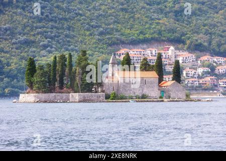 St Vista aerea dell'isola George, Perast, Montenegro Foto Stock