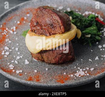 Filetto mignon con purè di patate in un ristorante Foto Stock