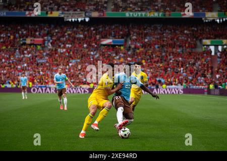 Jeremy Doku (Belgien, #22) im Zweikampf mit Oleksandr Tymchyk (Ucraina, #24), Mykola Shaparenko (Ucraina, #19), GER, Ucraina (UKR) vs Belgio (BEL), Fussball Europameisterschaft, UEFA EURO 2024, gruppo e, 3. Spieltag, 26.06.2024 foto: Eibner-Pressefoto/Michael Memmler Foto Stock