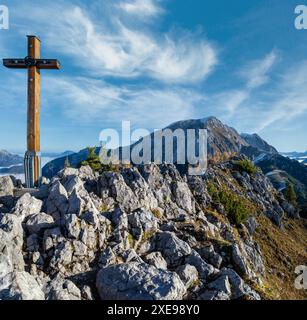 Autunno Alpi mistico vista mattutina da Jenner Viewing Platform, Schonau am Konigssee, Berchtesgaden National Park, Baviera Foto Stock