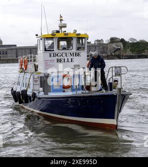 MV Edgcumbe Belle nave passeggeri che opera Admirals Hard to Cremyll, River Tamar, Plymouth, Inghilterra, Regno Unito - in avvicinamento a Cremyll Foto Stock