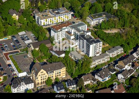 Vista aerea, servizio infermieristico Convivo Park Herdecke, casa di riposo GVS Herdecke, Goethestrasse, Robert-Bonnermann-Schule, Herdecke, zona della Ruhr, nord Foto Stock