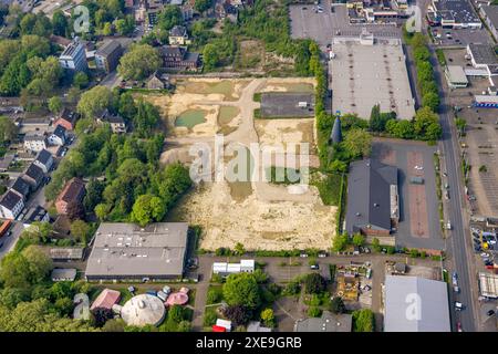 Veduta aerea, sito del giacimento dell'ex fabbrica di viti Knipping Dorn, zona industriale con Rewe Center, Roonstraße, Baukau, Herne, zona della Ruhr, nord Foto Stock