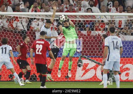 Gelsenkirchen, Germania. 26 giugno 2024. GELSENKIRCHEN, Arena AufSchalke, 26-06-2024, Campionato europeo di calcio Euro2024, partita a gironi n. 35 tra Georgia e Portogallo, portiere Georgia Giorgi Mamardashvili crediti: Pro Shots/Alamy Live News Foto Stock