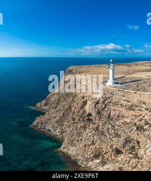 Vista aerea di Cap de Barbaria e del faro di Formentera Island Foto Stock