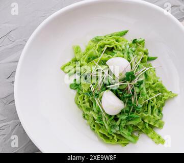 Pasta con mozzarella sulla vista dall'alto Foto Stock