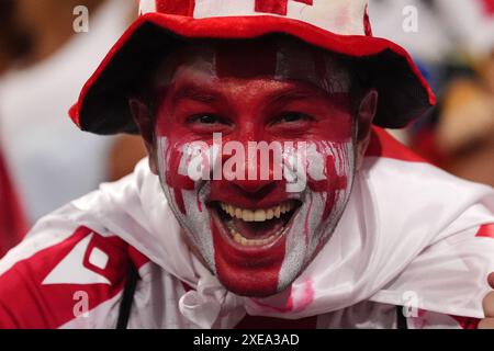 Tifoso della Georgia durante la partita UEFA Euro 2024 del gruppo F all'Arena AufSchalke di Gelsenkirchen, Germania. Data foto: Mercoledì 26 giugno 2024. Foto Stock