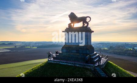 Waterloo, Bruxelles, Belgio, 25 febbraio 2024, statua del leone del campo di battaglia di Waterloo al tramonto Foto Stock