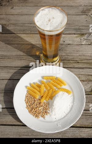 Triticum aestivum, frumento, grano, tagliatelle, farina, birra Foto Stock