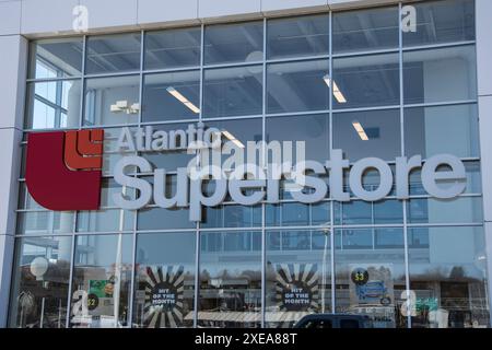 Atlantic Superstore firma e hit del mese su Rothesay Avenue a Saint John, New Brunswick, Canada Foto Stock