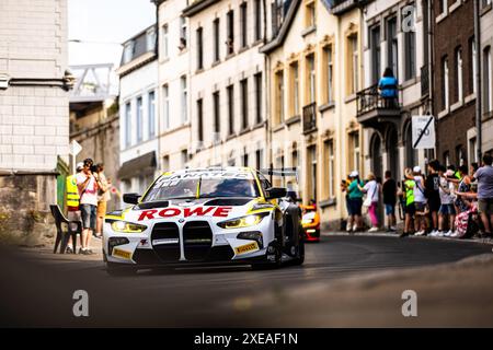 Stavelot, Belgio. 26 giugno 2024. 98 ENG Flip (aut), WITTMANN Marco (deu), YELLOLY Nick (gbr), BMW M4 GT3, ambiance, sfilata durante la 24 ore di Spa CrowdStrike 2024, seconda gara della 2024 GT World Challenge Europe Endurance Cup, dal 26 al 30 giugno 2024 sul circuito di Spa-Francorchamps, a Stavelot, Belgio - Photo Damien Saulnier/DPPI Credit: DPPI Media/Alamy Live News Foto Stock