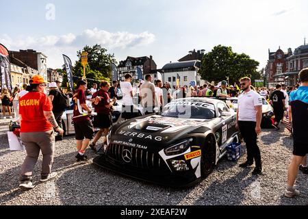 Stavelot, Belgio. 26 giugno 2024. 77 MAINI Arjun (IND), OWEGA Jusuf (deu), BERETTA Michele (ita), Mercedes AMG GT3 EVO, ambiance, sfilata durante la 24 ore di Spa 2024 CrowdStrike, 2a gara della 2024 GT World Challenge Europe Endurance Cup, dal 26 al 30 giugno 2024 sul circuito di Spa-Francorchamps, a Stavelot, Belgio - foto Damien Saulnier/DPPI credito: DPPI Media/Alamy Live News Foto Stock