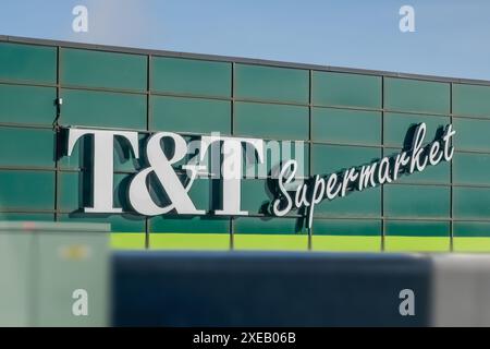 Calgary, Alberta, Canada. 6 marzo 2024. An T and T Supermarkets è una catena di supermercati canadese che vende principalmente cibi asiatici Foto Stock