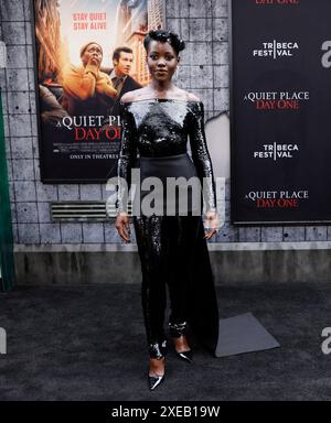 New York, Stati Uniti. 26 giugno 2024. Lupita Nyong'o arriva sul Red carpet al Paramount's 'A Quiet Place: Day One' di New York Premiere all'AMC Lincoln Square Theater mercoledì 26 giugno 2024 a New York City. Foto di John Angelillo/UPI credito: UPI/Alamy Live News Foto Stock